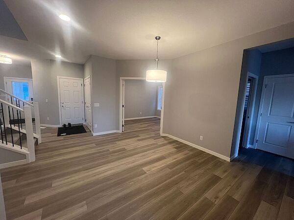 Calgary 4 + Den bedrooms House for rent. Property photo: 688992-3