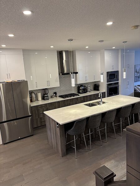 Calgary 4 bedrooms Duplex for rent. Property photo: 689017-3