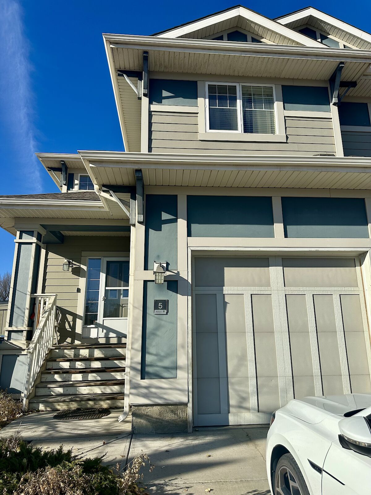 Calgary 4 bedrooms Duplex for rent. Property photo: 689088-1