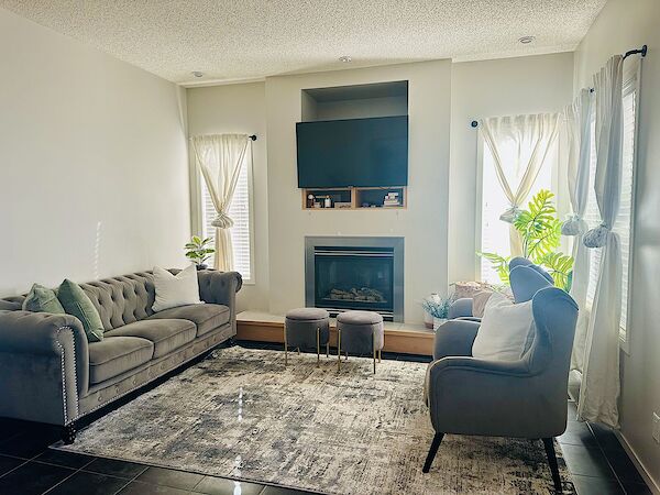 Calgary 4 bedrooms Duplex for rent. Property photo: 689088-2