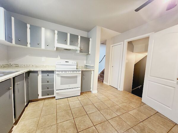 Edmonton 3 bedrooms Townhouse for rent. Property photo: 689128-3