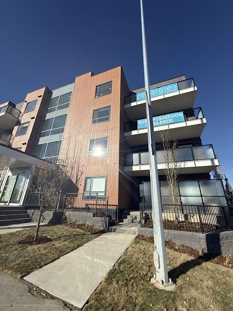 Calgary 2 bedrooms Condo Unit for rent. Property photo: 689240-1
