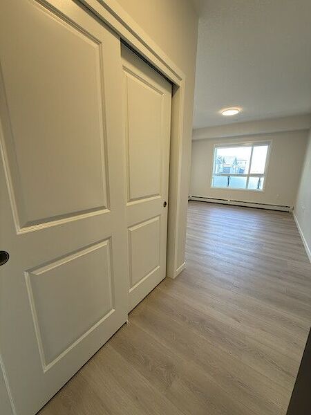 Calgary 2 bedrooms Condo Unit for rent. Property photo: 689240-3