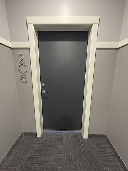 Calgary 2 bedrooms Condo Unit for rent. Property photo: 689240-2