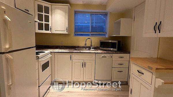 Okotoks 1 bedroom Basement for rent. Property photo: 689287-2