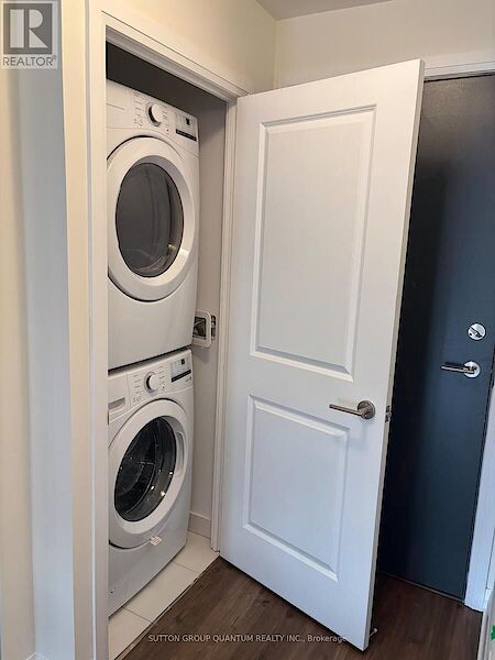 Toronto 2 bedrooms Apartment for rent. Property photo: 689341-3