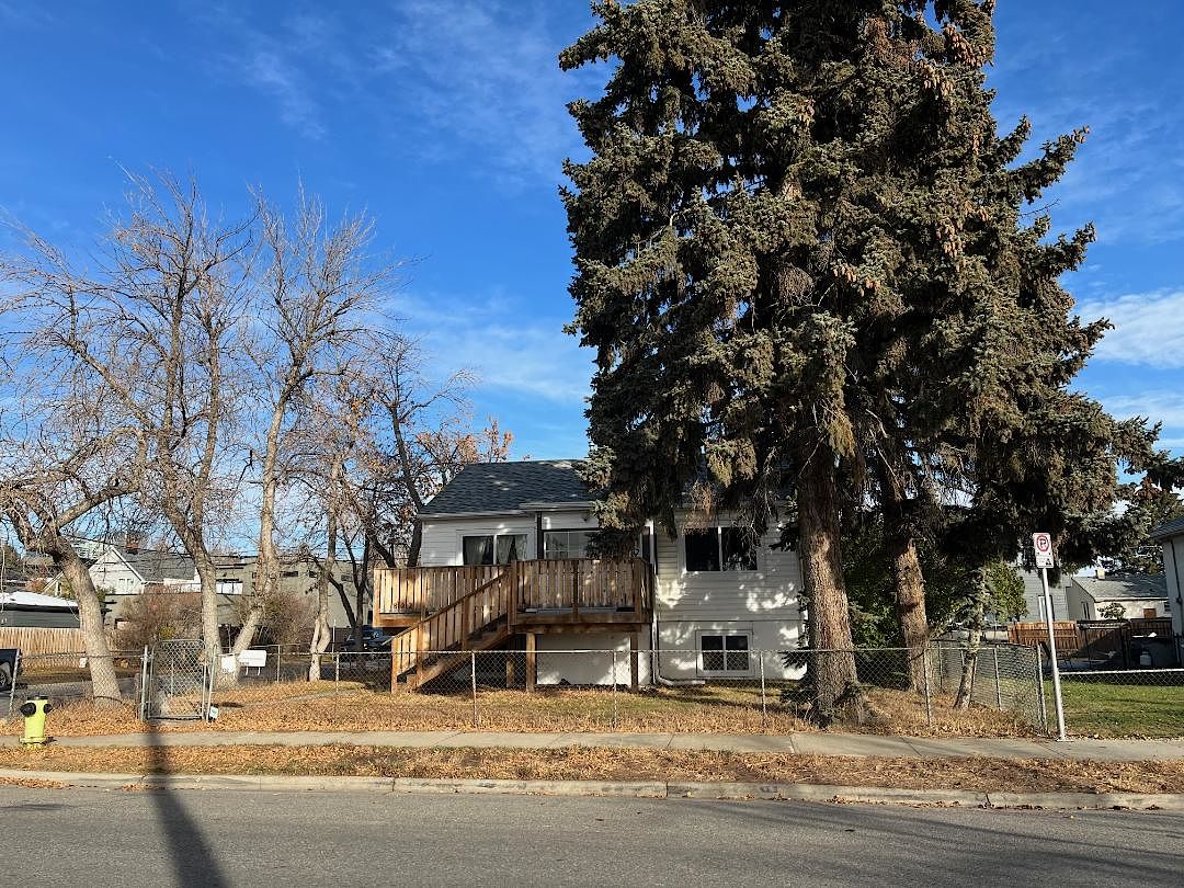 Calgary 2 bedrooms Main Floor for rent. Property photo: 69313-1