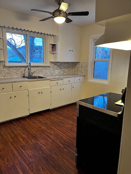 Calgary 2 bedrooms Main Floor for rent. Property photo: 69313-2