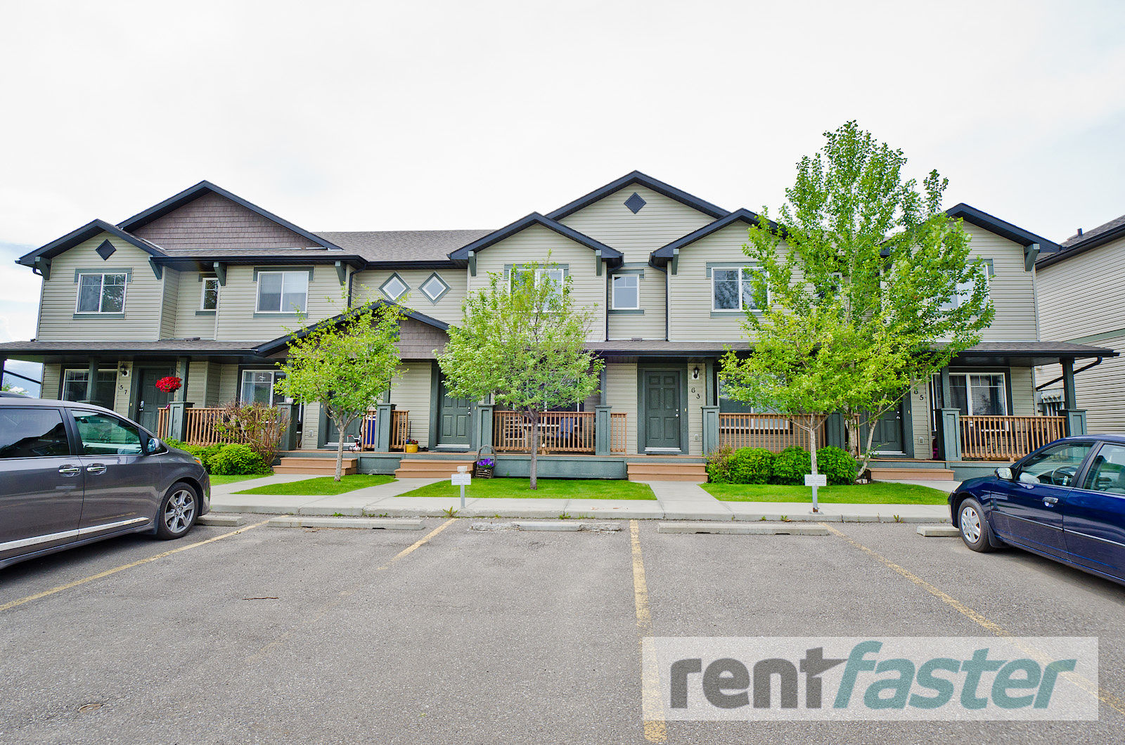 Okotoks 3 bedrooms Townhouse for rent. Property photo: 73535-1