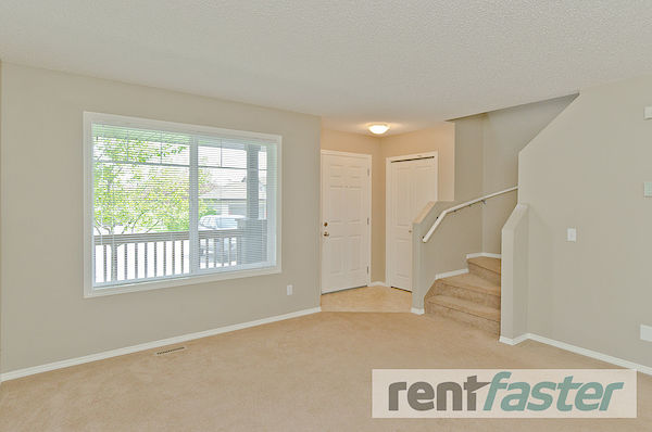 Okotoks 3 bedrooms Townhouse for rent. Property photo: 73535-2