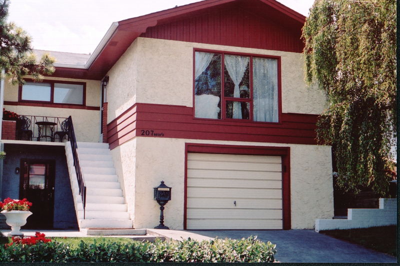 Calgary 2 + Den bedrooms Duplex for rent. Property photo: 74505-1
