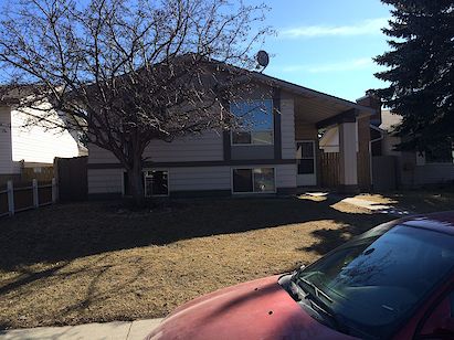 Calgary 4 bedrooms House for rent. Property photo: 74849-2