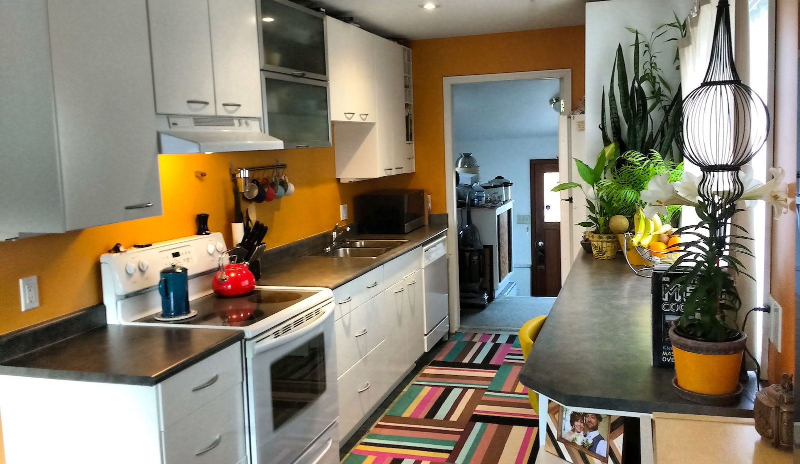 Calgary 2 bedrooms Main Floor for rent. Property photo: 78134-1