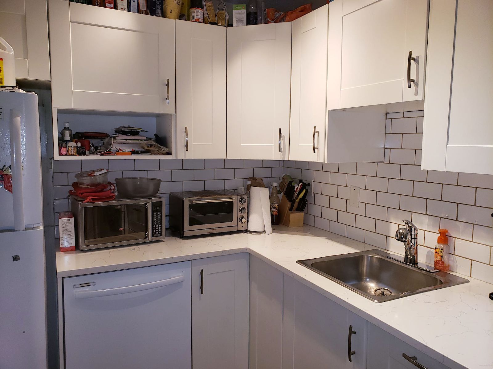 Calgary 2 bedrooms Condo Unit for rent. Property photo: 79300-1