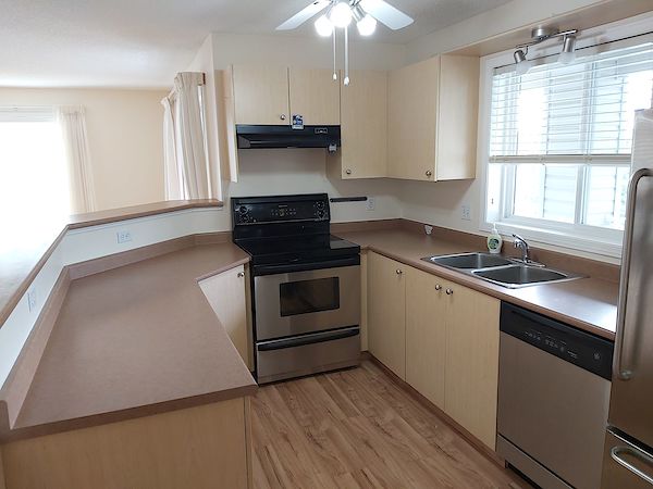 Airdrie 2 bedrooms Condo Unit for rent. Property photo: 81707-2