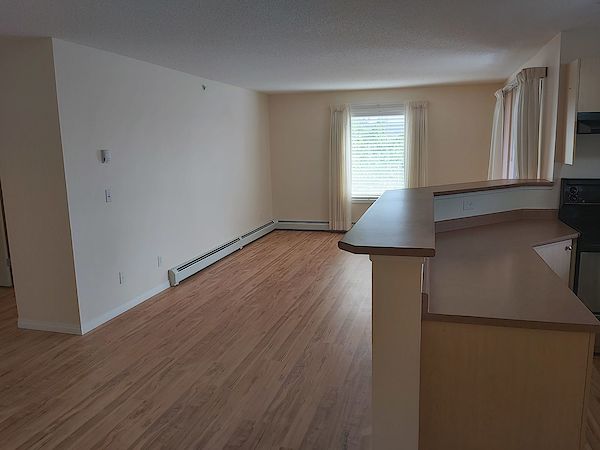 Airdrie 2 bedrooms Condo Unit for rent. Property photo: 81707-3