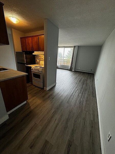 Calgary 1 bedroom Apartment for rent. Property photo: 82199-3