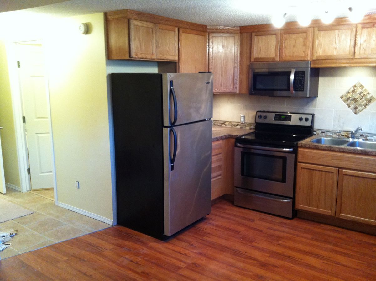 Calgary studio Basement for rent. Property photo: 83229-1