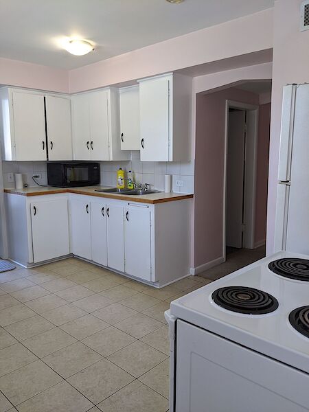 Calgary 2 bedrooms Main Floor for rent. Property photo: 83592-3