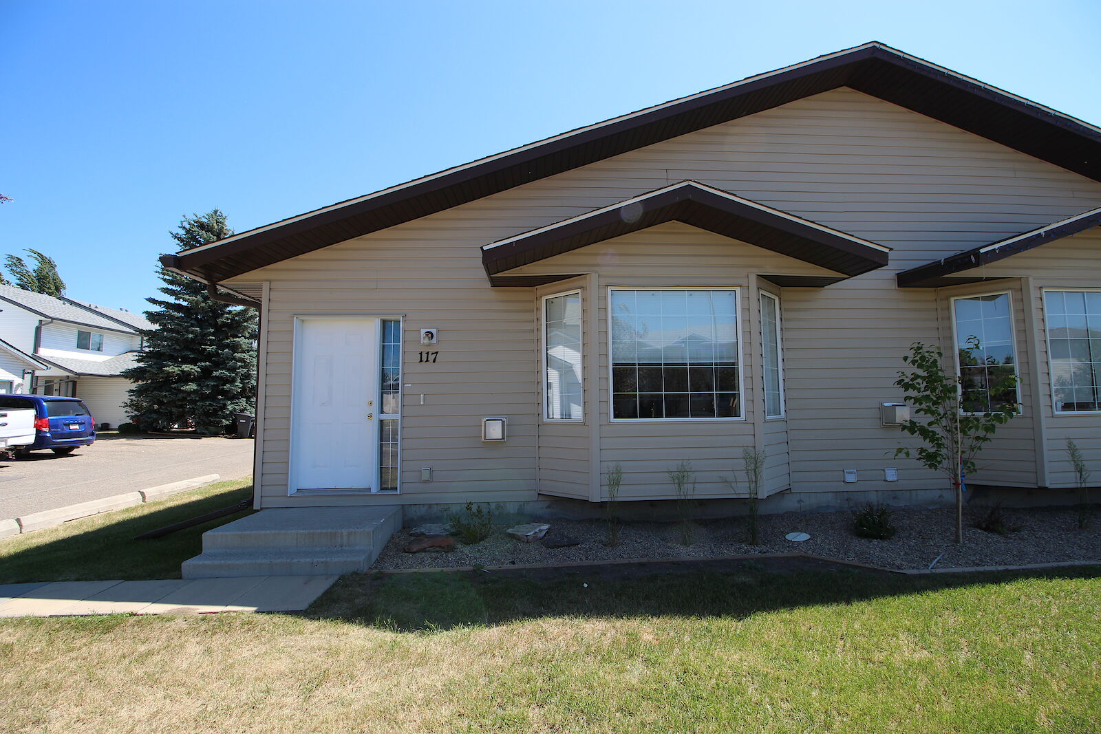 Strathmore 3 bedrooms Basement for rent. Property photo: 86374-1