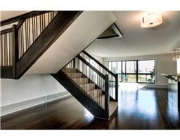 Calgary 2 bedrooms Condo Unit for rent. Property photo: 87454-1