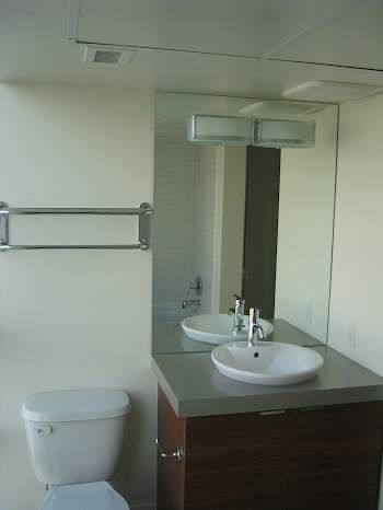 Bathroom Calgary 2 bedrooms Condo Unit for rent. Property photo: 8760-3