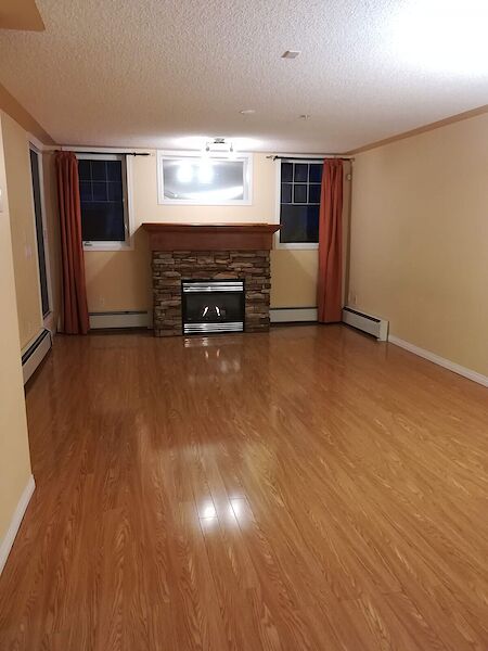 Calgary 2 + Den bedrooms Condo Unit for rent. Property photo: 89493-3