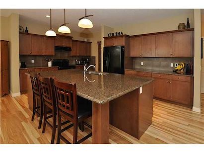 Calgary 5 + Den bedrooms House for rent. Property photo: 89953-3
