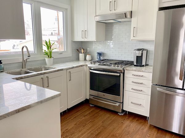 Calgary 3 bedrooms Main Floor for rent. Property photo: 9015-2