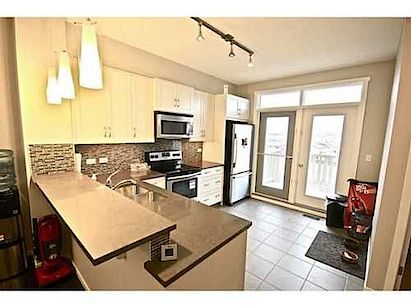 Calgary 2 bedrooms Townhouse for rent. Property photo: 91363-2
