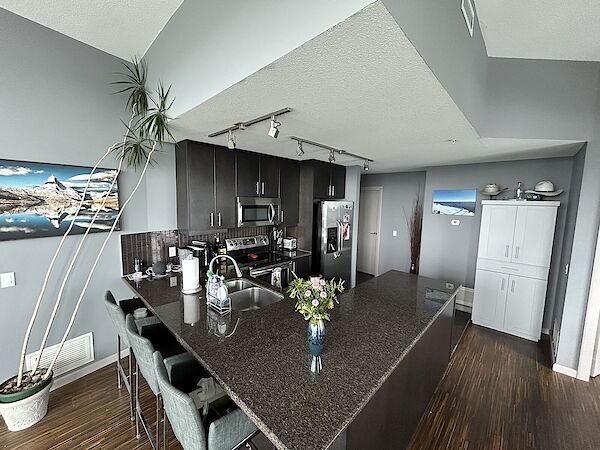 Calgary 2 bedrooms Condo Unit for rent. Property photo: 91611-2