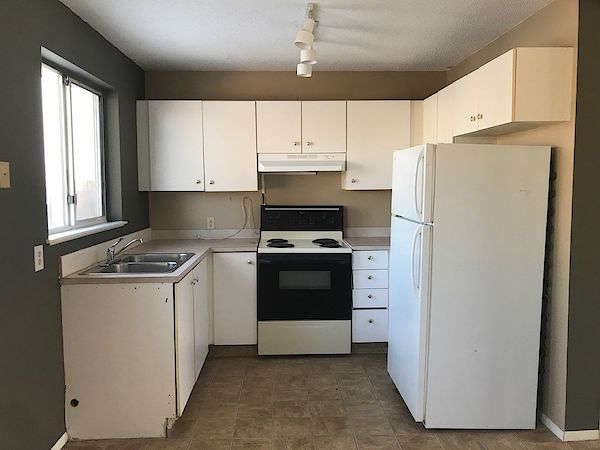 Calgary 3 bedrooms House for rent. Property photo: 9667-3