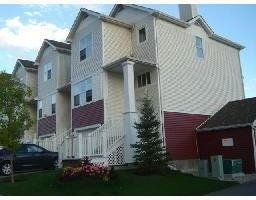 Calgary 3 bedrooms Townhouse for rent. Property photo: 98344-1