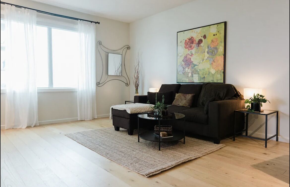 Calgary 1 bedroom Condo Unit for rent. Property photo: 98575-1