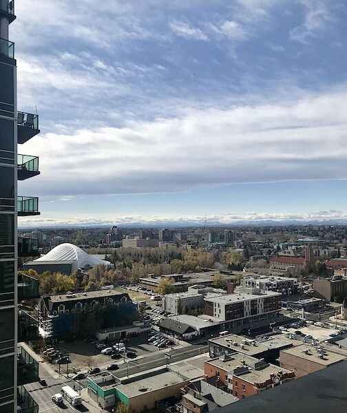 Calgary 1 bedroom Condo Unit for rent. Property photo: 98575-3