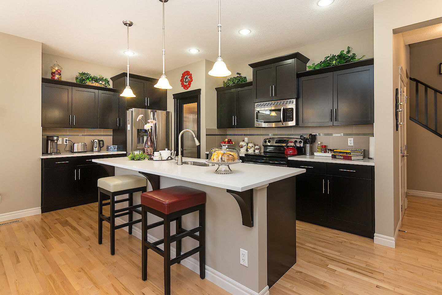 Calgary 3 + Den bedrooms Main Floor for rent. Property photo: 99276-1